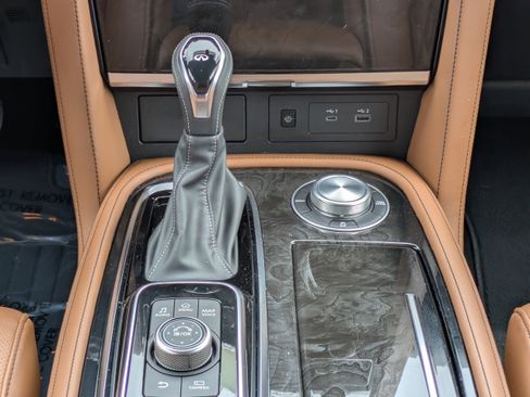 Used 2022 INFINITI QX80 Sensory w/ Cargo Package AWD/4WD image 18
