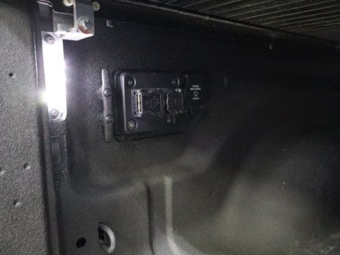 Used 2023 RAM 2500 Limited AWD/4WD image 38