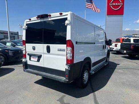 Used 2025 RAM ProMaster 2500 w/ U-Haul Equipment Group FWD image 11