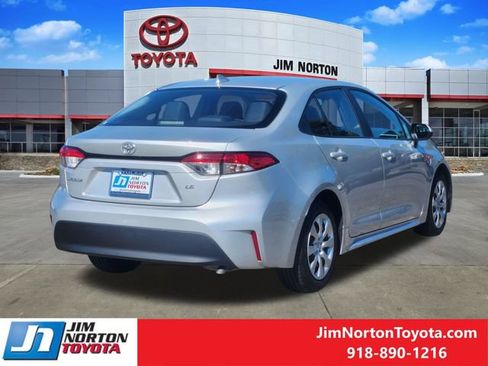 Used 2025 Toyota Corolla LE FWD image 5