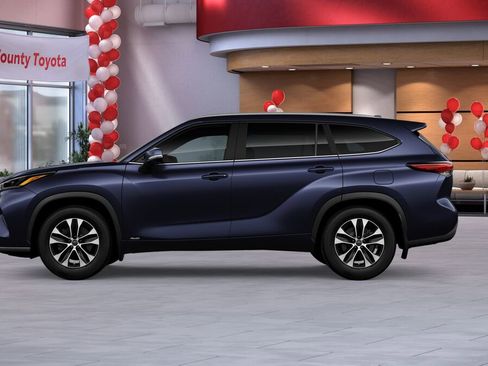 New 2026 Toyota Highlander XLE image 4