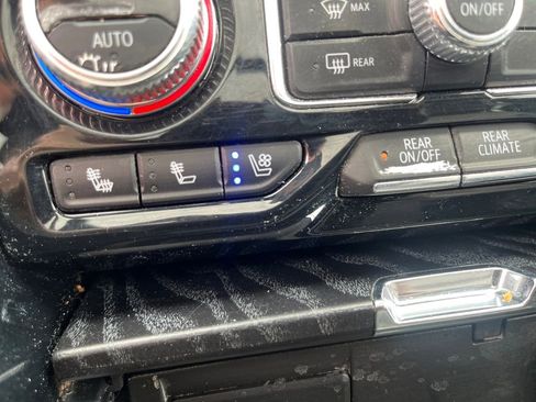 Used 2023 GMC Yukon Denali image 38