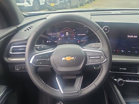 New 2026 Chevrolet Traverse LT w/ Driver Confidence Package AWD/4WD image 2