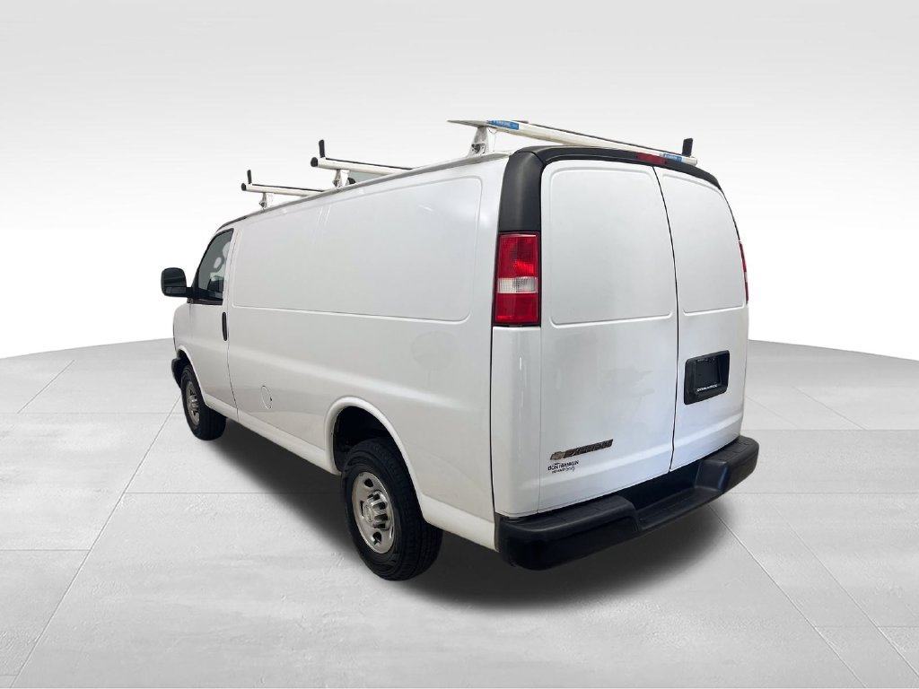 Used 2023 Chevrolet Express 2500 w/ Driver Convenience Package RWD image 3