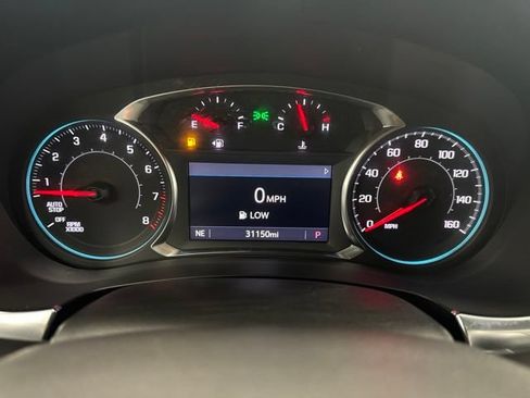 Used 2023 Chevrolet Traverse LT FWD image 13