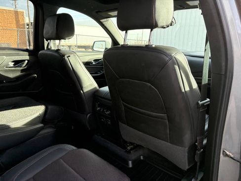 Used 2023 Chevrolet Traverse High Country image 33