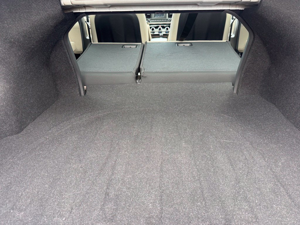 Used 2019 Hyundai Elantra SE FWD image 33