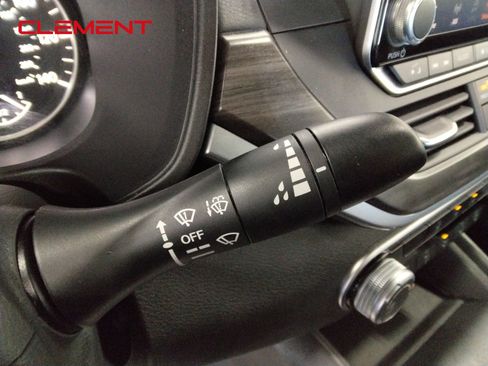 Used 2025 Nissan Altima 2.5 SV image 15