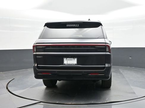 New 2025 Lincoln Navigator L Reserve w/ Jet Appearance Package image 17
