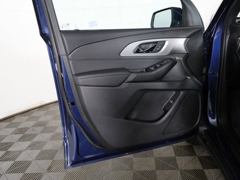Used 2023 Chevrolet Traverse LT FWD image 24