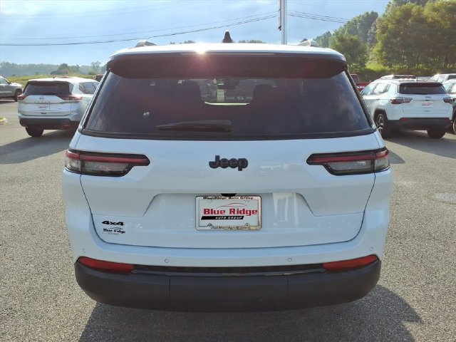 Used 2025 Jeep Grand Cherokee L Altitude AWD/4WD image 6