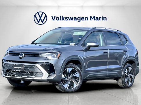 New 2026 Volkswagen Taos SE image 1
