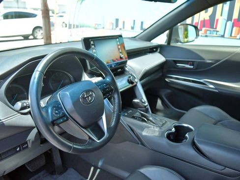 Used 2021 Toyota Venza XLE w/ Softex Package image 19