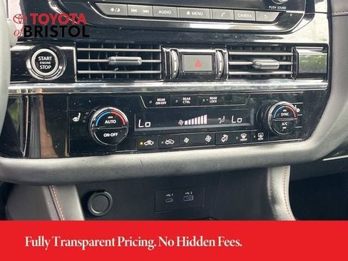 Used 2024 Nissan Pathfinder Rock Creek AWD/4WD image 32