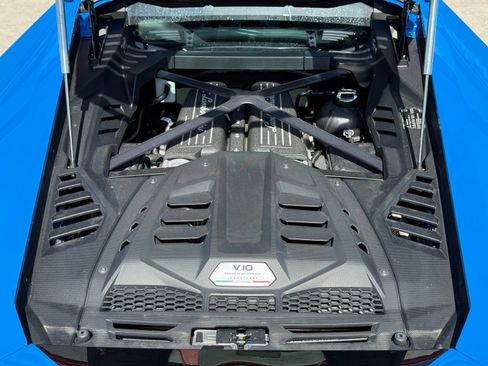 Used 2021 Lamborghini Huracan EVO RWD image 23