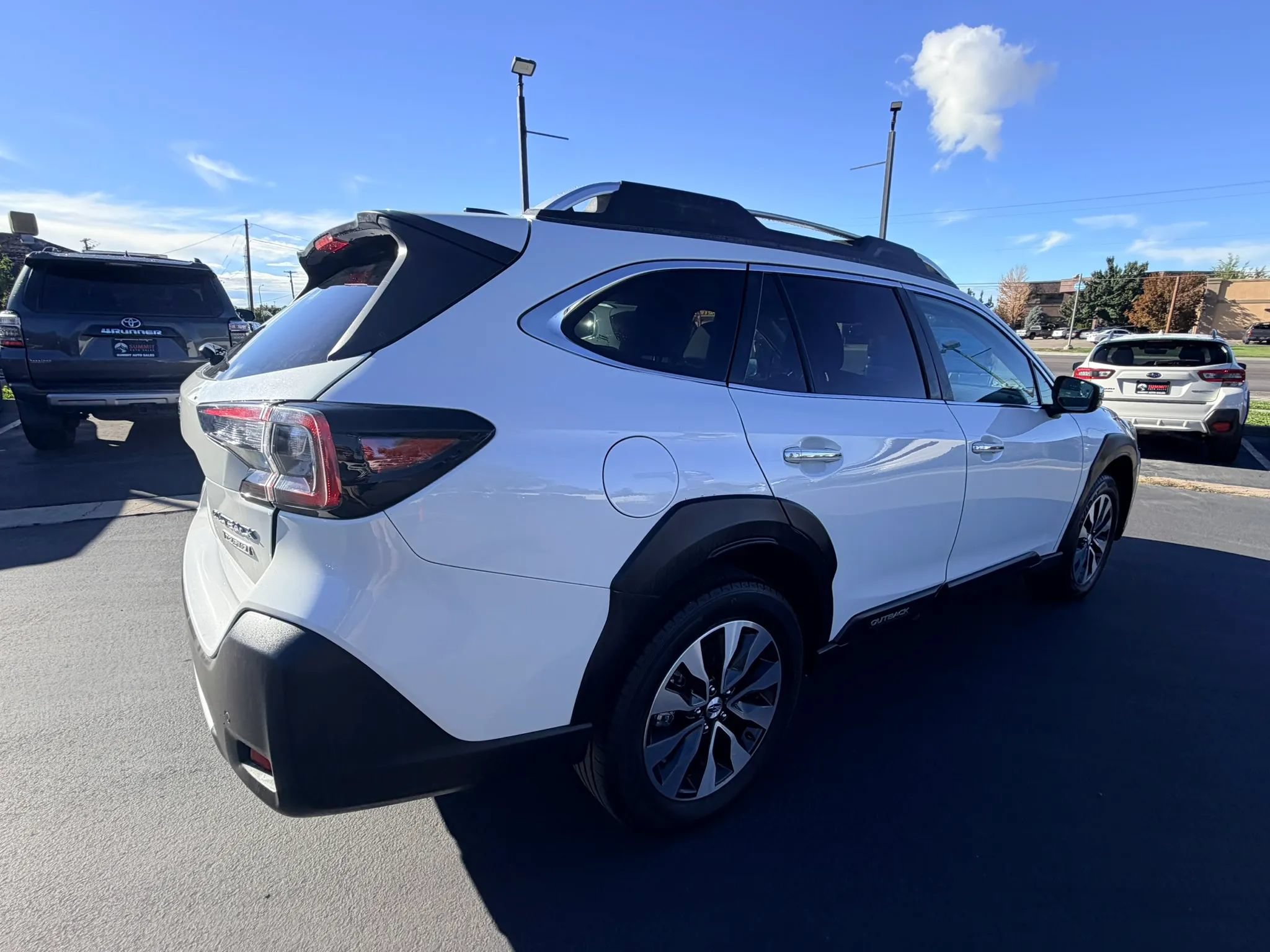Used 2024 Subaru Outback Touring AWD/4WD image 3