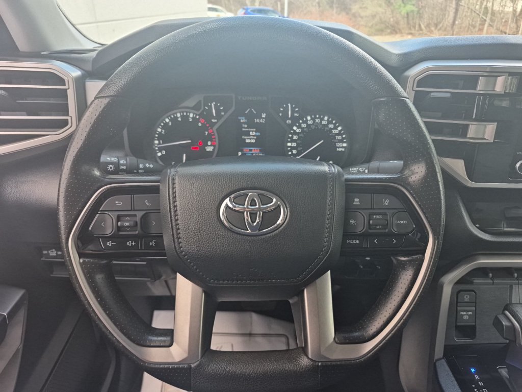 Used 2024 Toyota Tundra SR5 w/ SR5 Convenience Package AWD/4WD image 17