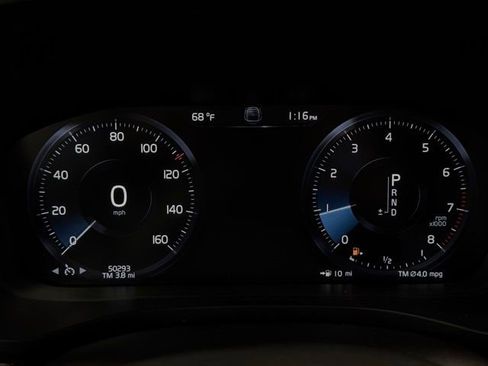 Used 2021 Volvo XC60 T6 Momentum image 18