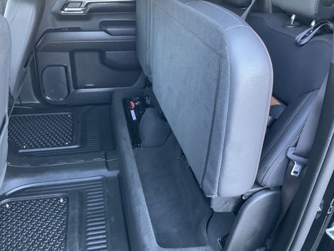 Used 2023 GMC Sierra 1500 AT4 w/ Technology Package AWD/4WD image 42