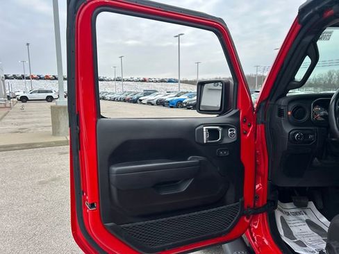 Used 2024 Jeep Gladiator Mojave w/ Convenience Group AWD/4WD image 34