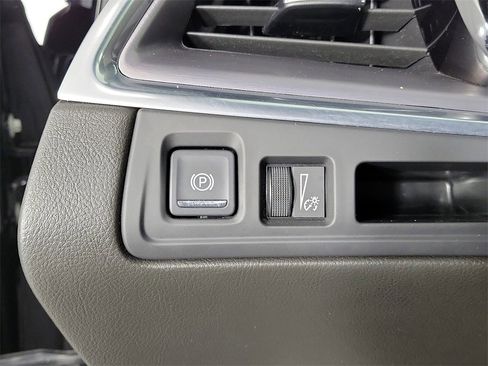 Certified 2023 Cadillac XT5 Luxury image 30