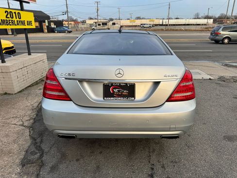 Used 2012 Mercedes-Benz S 550 S 550 4MATIC Sedan 4D image 5