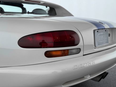 Used 1996 Dodge Viper RT/10 image 38
