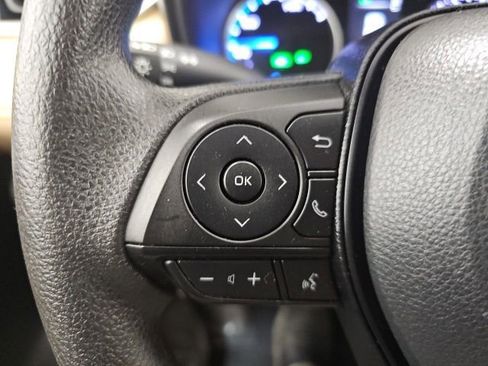 Used 2021 Toyota RAV4 LE image 19