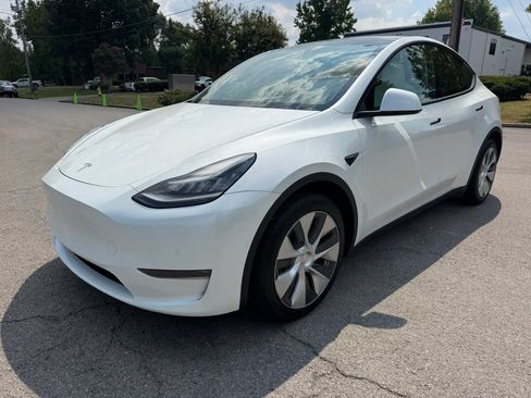Used 2021 Tesla Model Y Long Range AWD/4WD image 9