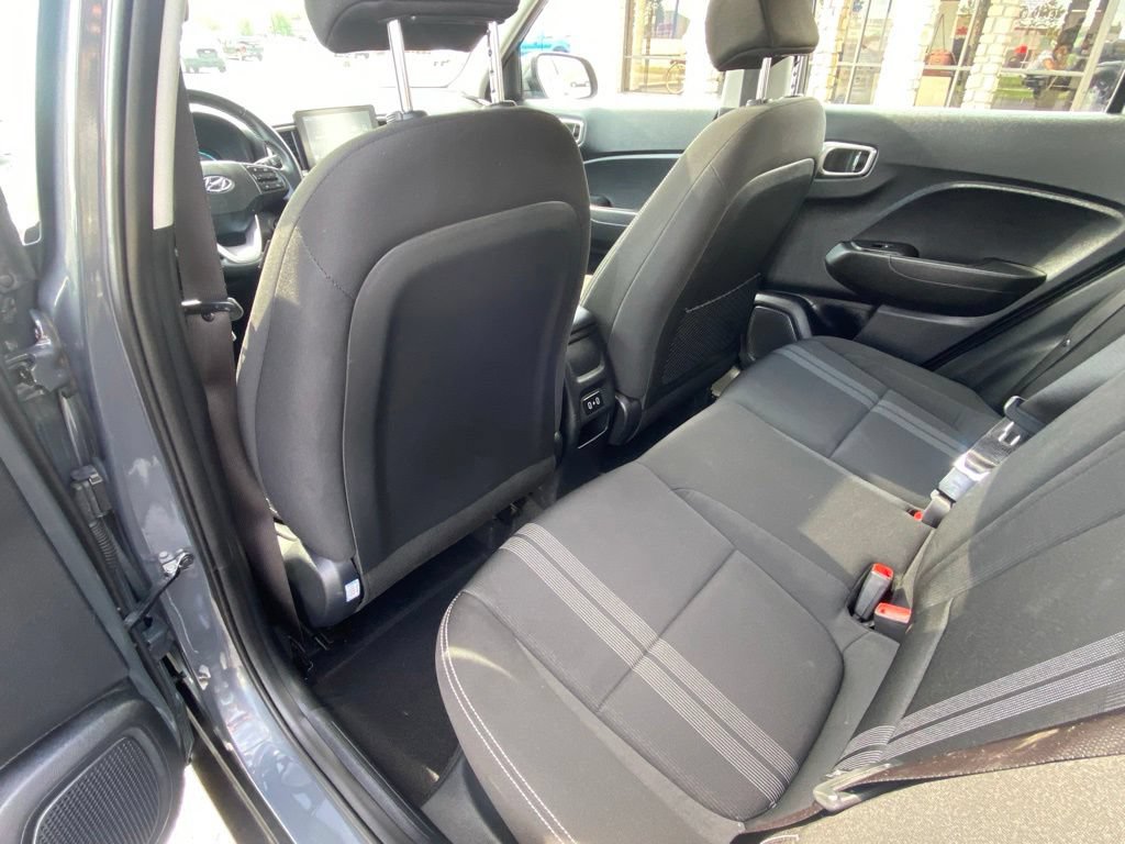 Used 2025 Hyundai Venue SEL FWD image 47