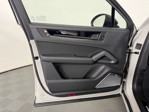 New 2026 Porsche Cayenne GTS image 20