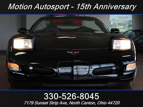 Used 2004 Chevrolet Corvette Convertible w/ Preferred Equipment Group RWD image 41