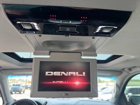 Used 2017 GMC Yukon Denali w/ Open Road Package AWD/4WD image 29