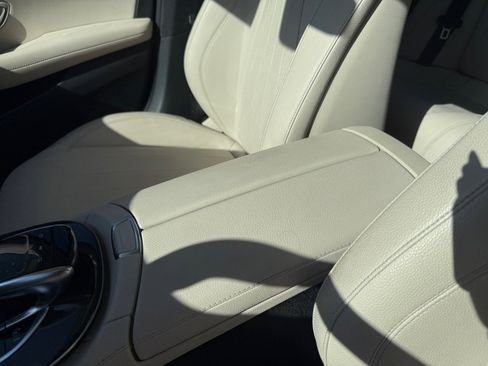 Used 2020 Mercedes-Benz E 350 Sedan image 14