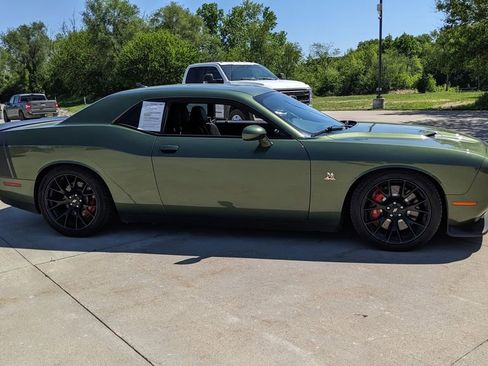 Used 2018 Dodge Challenger R/T Scat Pack w/ Dynamics Package RWD image 2
