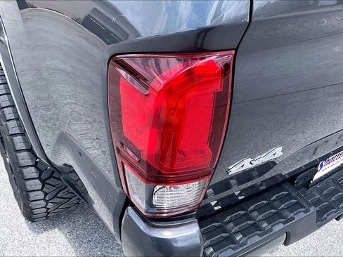Used 2022 Toyota Tacoma SR5 w/ Technology Package AWD/4WD image 24