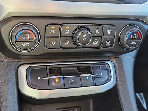 Used 2020 GMC Acadia SLT w/ Premium Package image 11