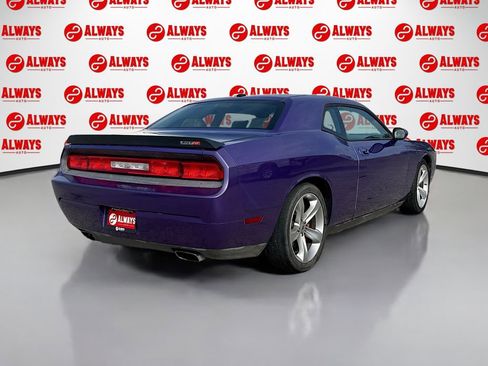 Used 2010 Dodge Challenger SRT8 w/ SRT Option Group II RWD image 5