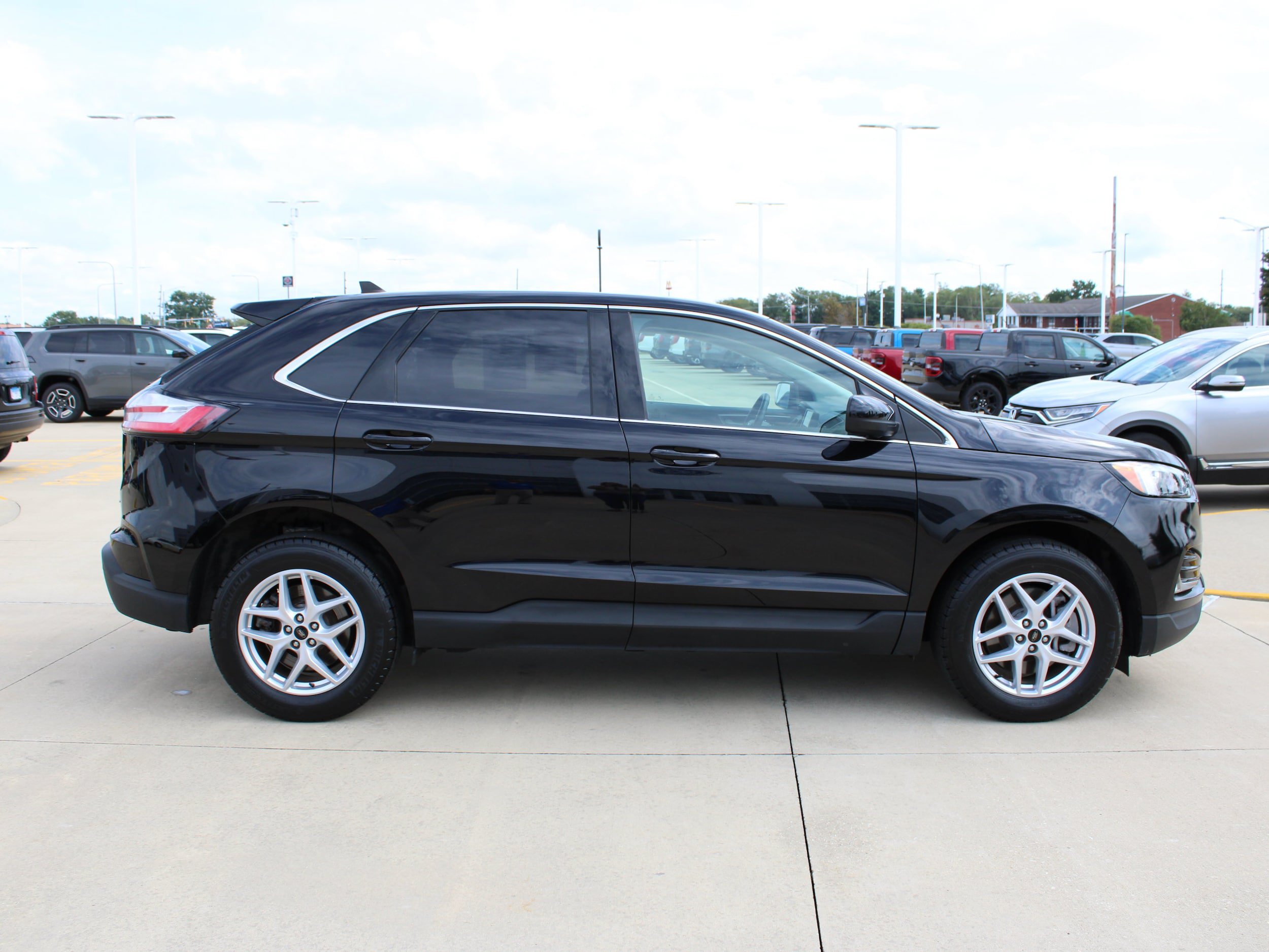 Used 2024 Ford Edge SEL w/ Convenience Package AWD/4WD image 8
