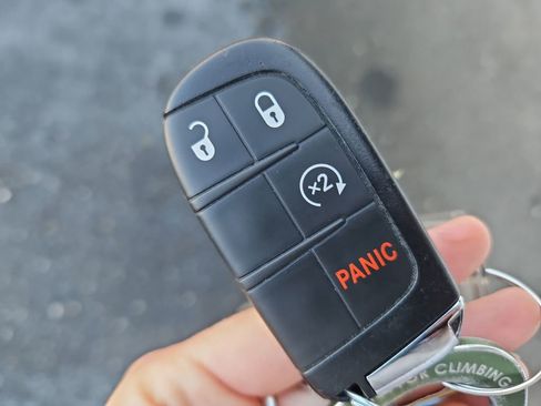 Used 2020 Jeep Compass Latitude image 36