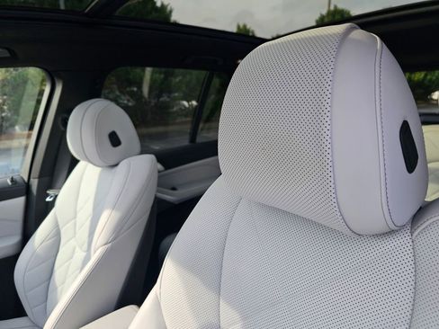 Used 2023 BMW X5 xDrive40i w/ M Sport Package image 17