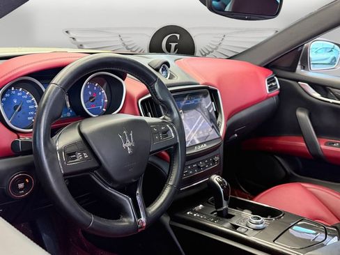 Used 2018 Maserati Ghibli image 21