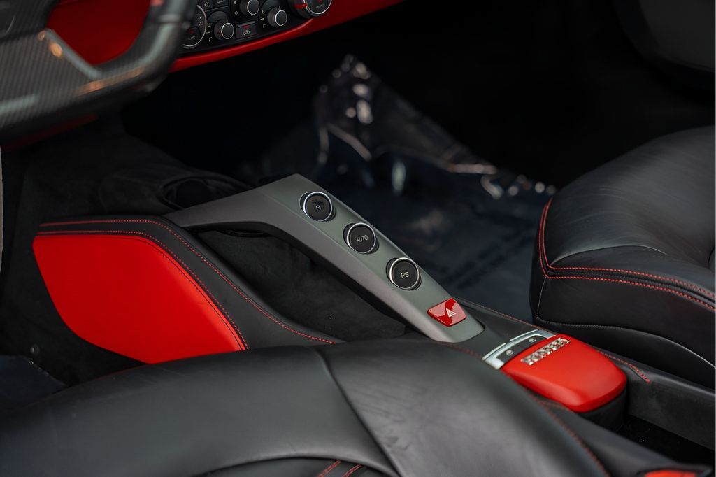 Used 2016 Ferrari 488 GTB RWD image 21