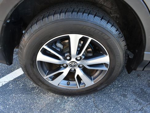 Used 2016 Toyota RAV4 XLE FWD image 12