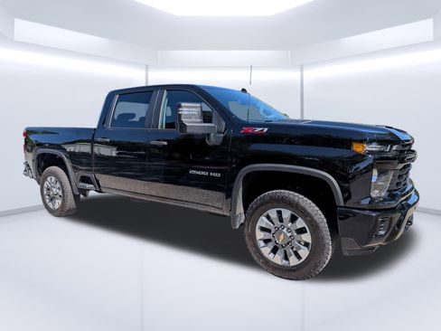 Used 2026 Chevrolet Silverado 2500 Custom w/ Custom Value Package AWD/4WD image 1