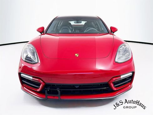 Used 2021 Porsche Panamera GTS image 2