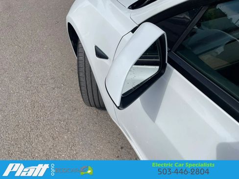 Used 2023 Tesla Model 3 Standard Range image 15