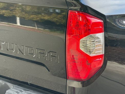 Used 2015 Toyota Tundra SR5 w/ SR5 Upgrade Package image 11