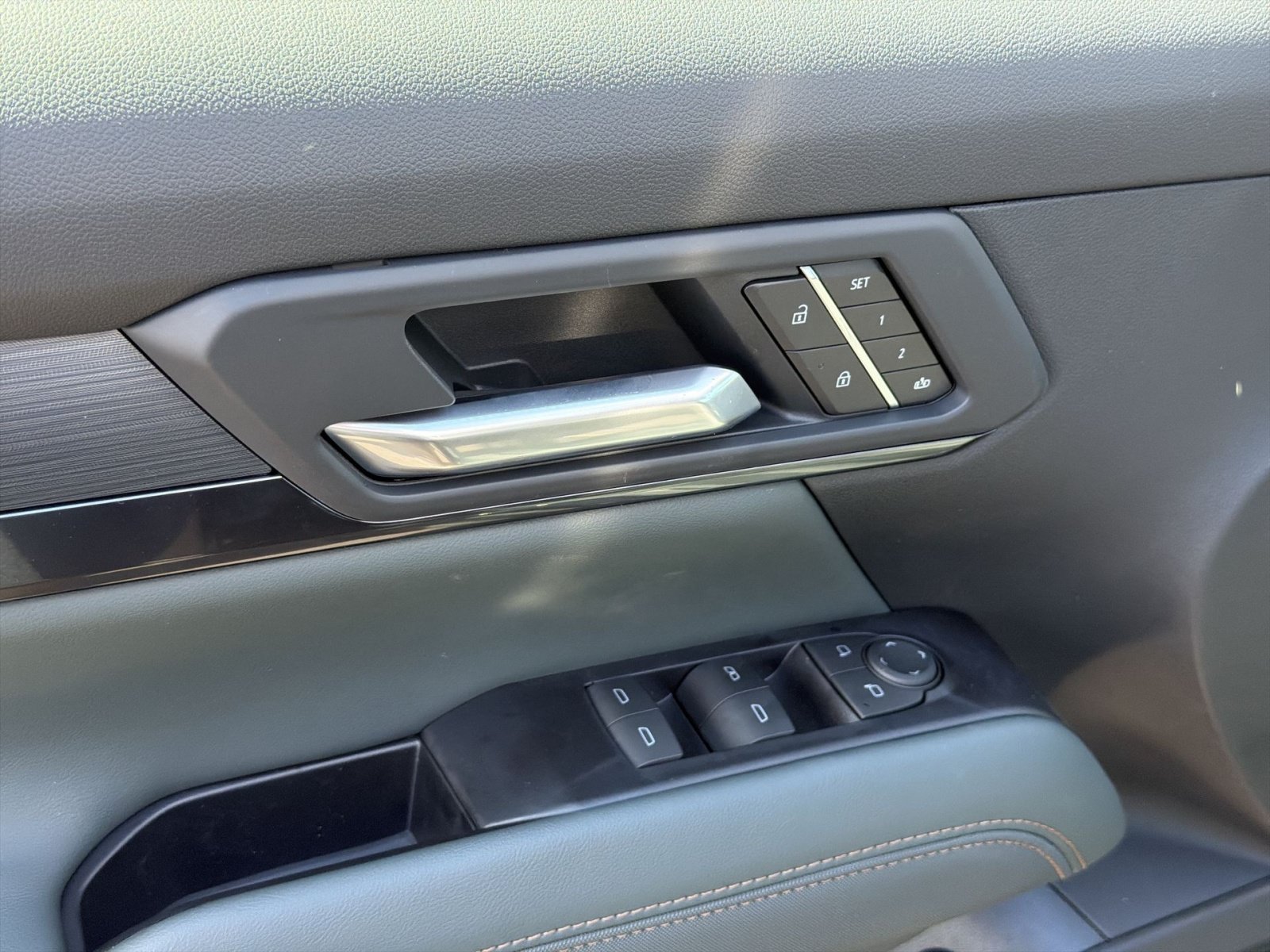 New 2027 GMC Terrain AT4 w/ Convenience Package III AWD/4WD image 15