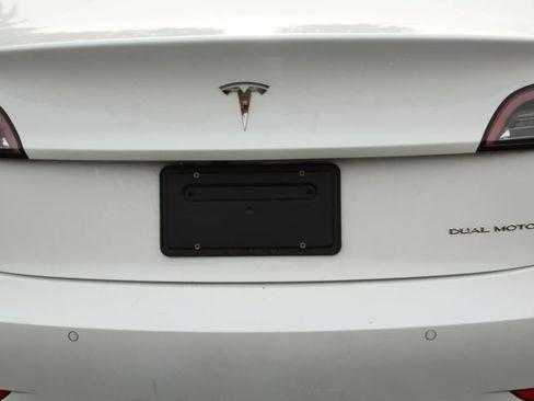 Used 2022 Tesla Model 3 Long Range AWD/4WD image 32